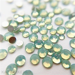 Стразы Опал разноразмерные в баночке 100шт зеленые 61308103